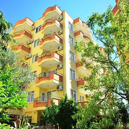 In Gundogan Sitesi 4757 Apartament